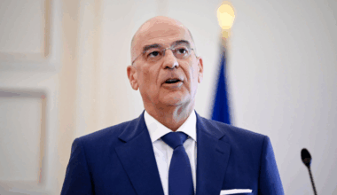 Dendias proposes trilateral naval cooperation between Greece, UK and India
