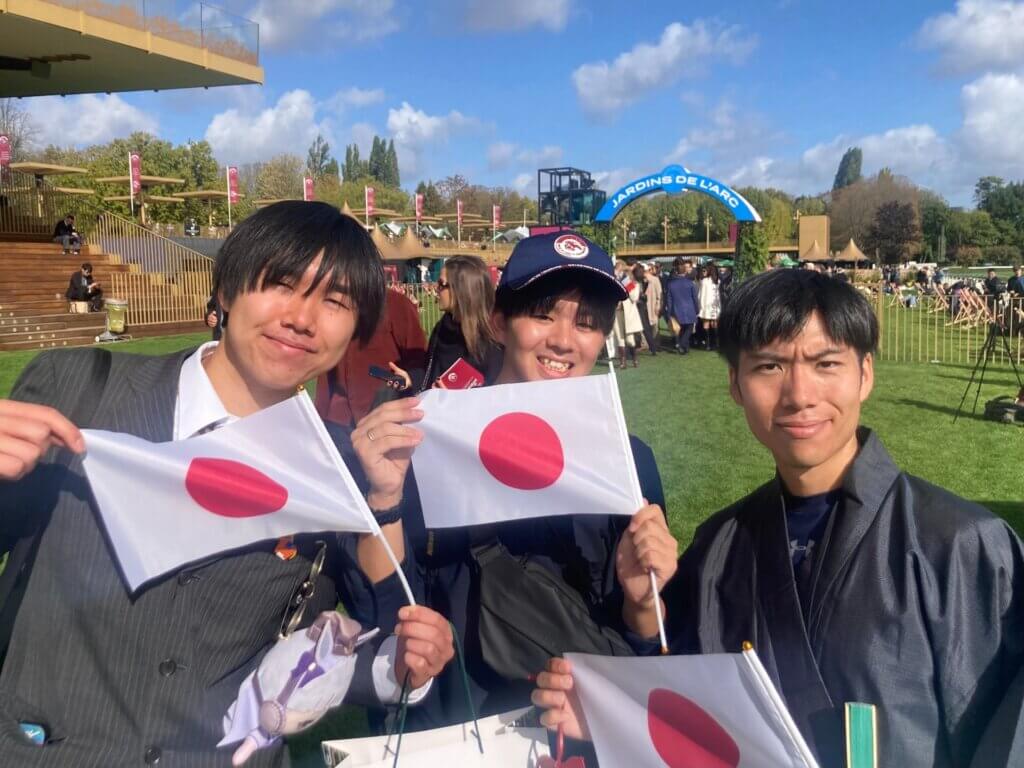 Japanese fans at Longchamp