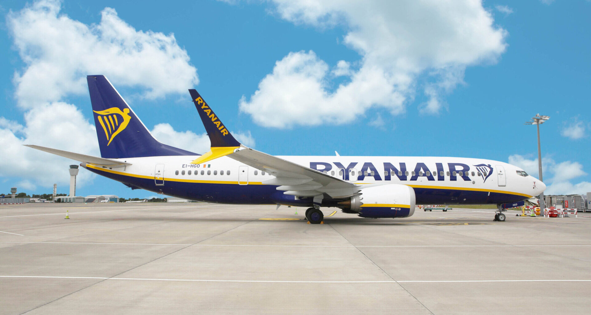 RYANAIR CARRIES 18 MILLION PASSENGERS THROUGH LEEDS BRADFORD AIRPORT – Ryanair's Corporate Website