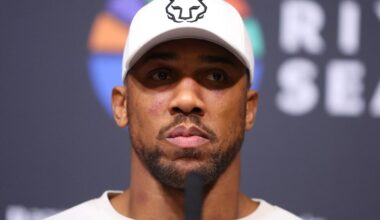 Anthony Joshua told not to make huge mistake fighting Russian giant: 'He would be done'