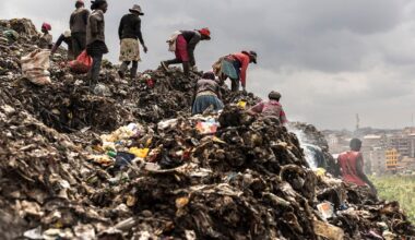 How climate crisis is creating hellish conditions for waste pickers at Nairobi dump declared ‘full’ 24 years ago