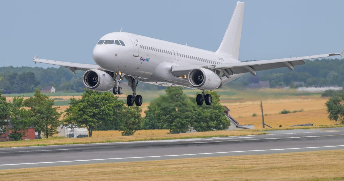 EU Parliament backs air passenger rights – POLITICO