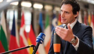 Hoekstra’s mano a mano with China wobbles climate summit – POLITICO