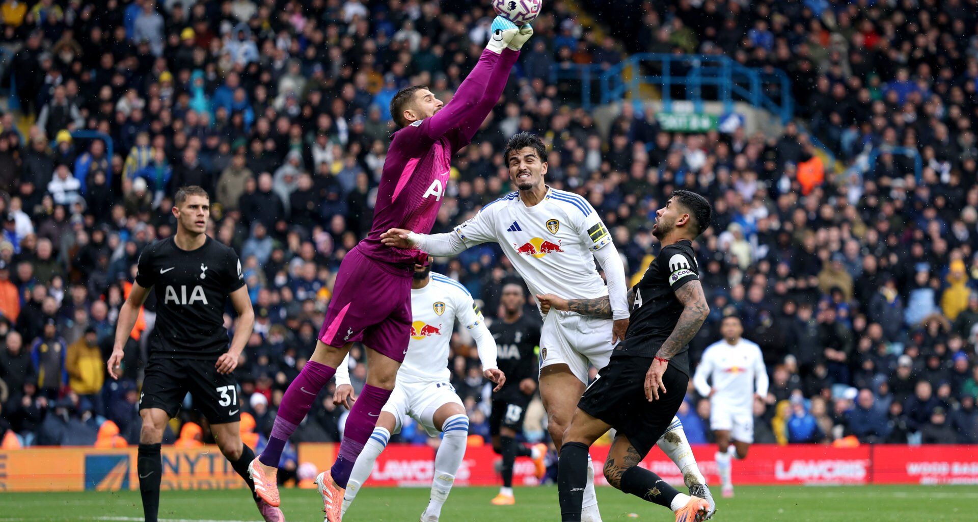 Tottenham star Guglielmo Vicario makes Leeds United admission after first Elland Road visit