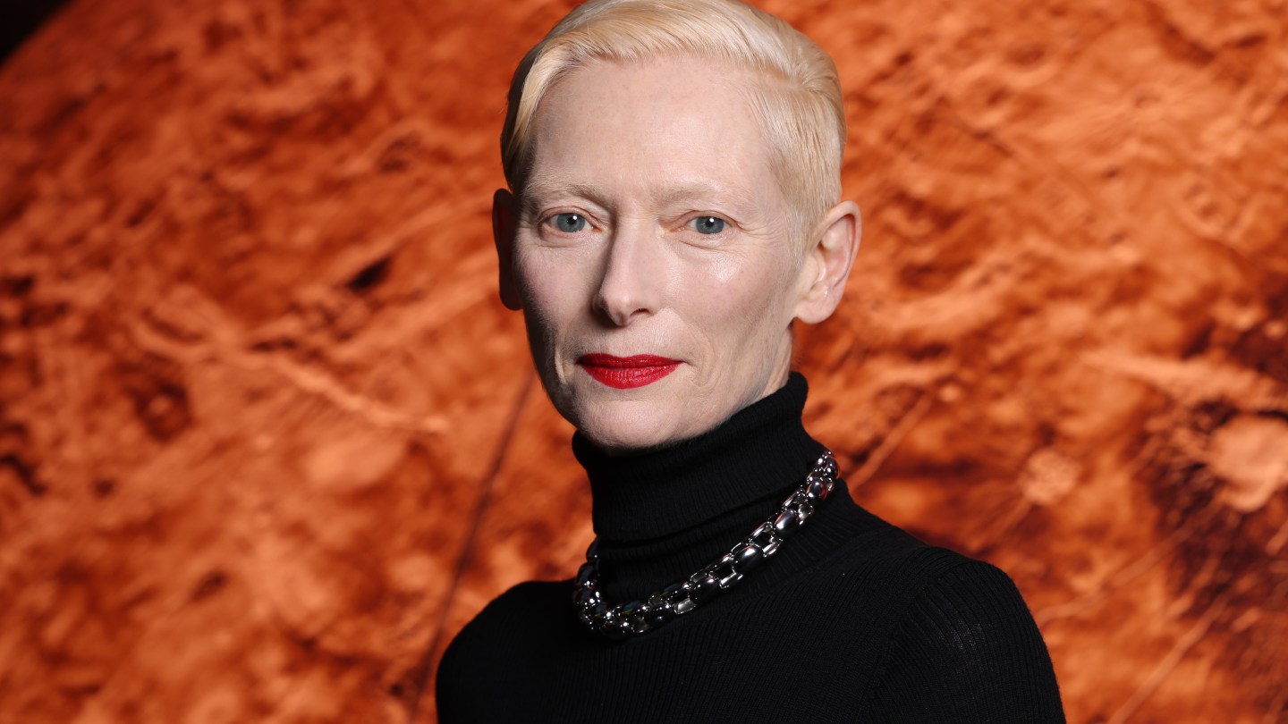 Tilda Swinton to Appear in Stage Play in London, New York