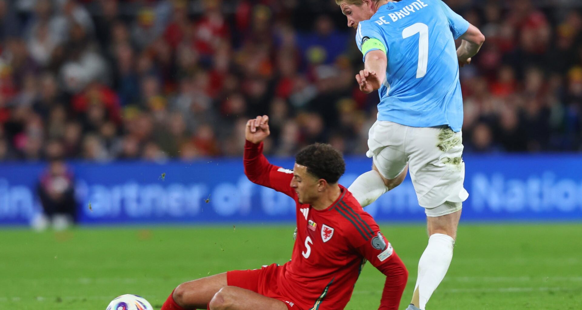 Leeds boss Daniel Farke will absolutely love what Wales commentators spotted about Ethan Ampadu