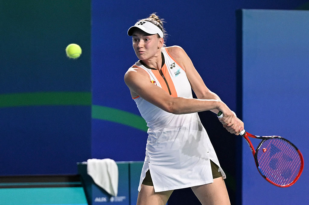 Rybakina stops Paolini in Ningbo to keep WTA Finals hopes alive