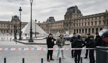 Far right hits Macron’s government for Louvre heist as blame game begins – POLITICO