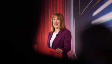 Rachel Reeves wants Brits investing — just as the City fears an AI bubble – POLITICO