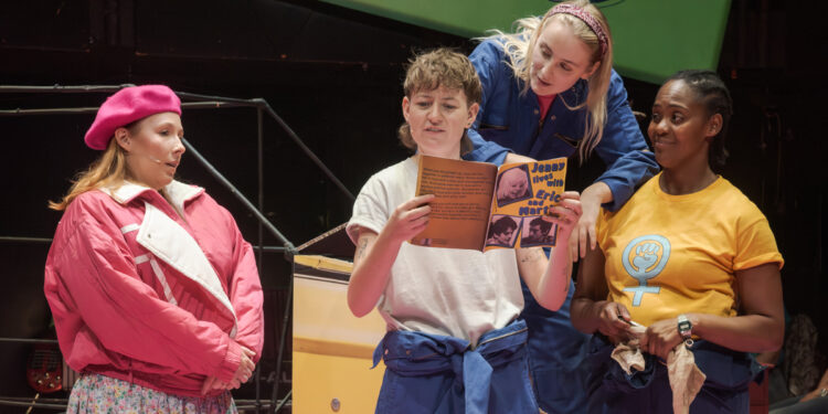 Gwenda’s Garage Review Sheffield Playhouse (2)