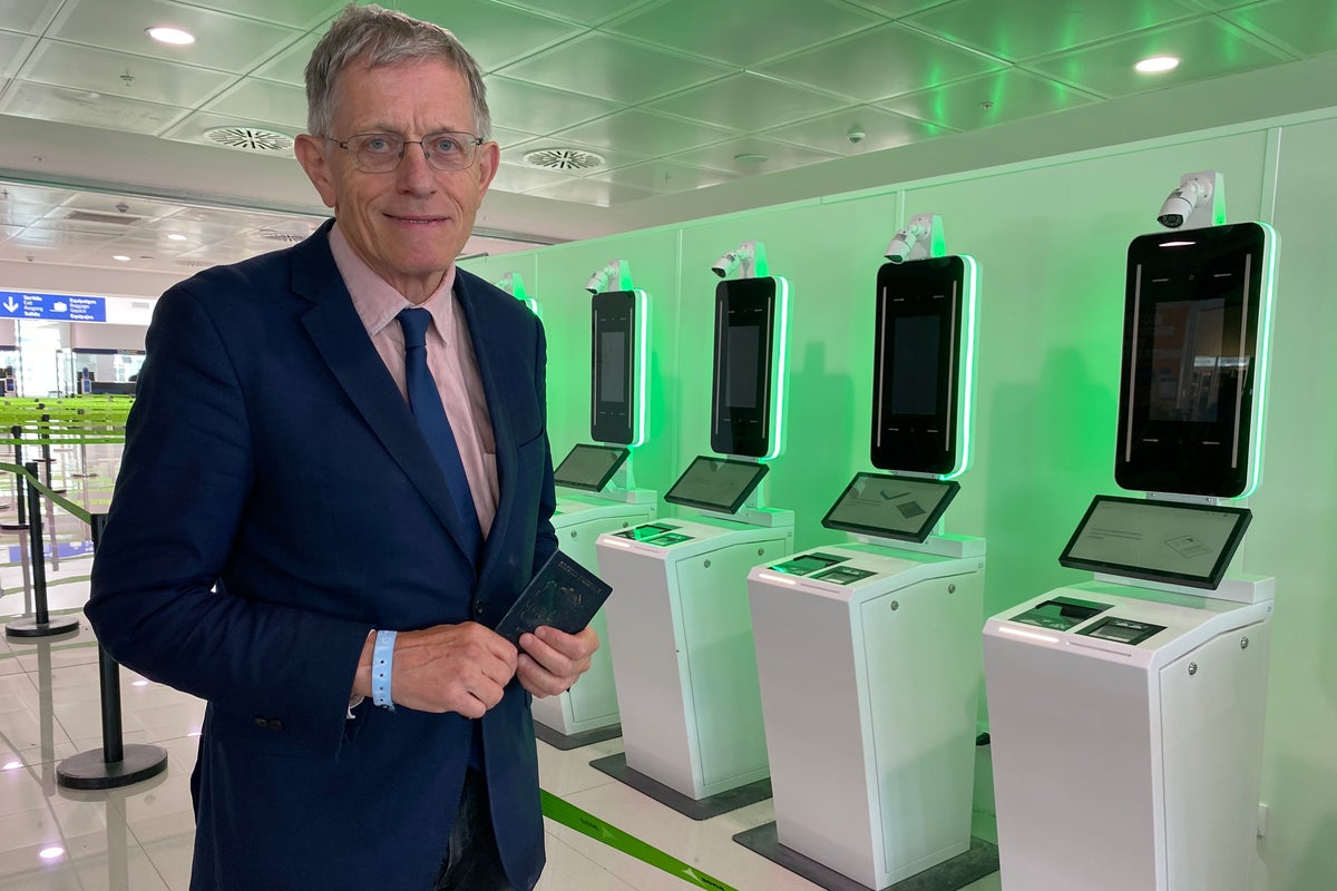 EU entry-exit system: Which airports are the busiest for biometric checks – and when?