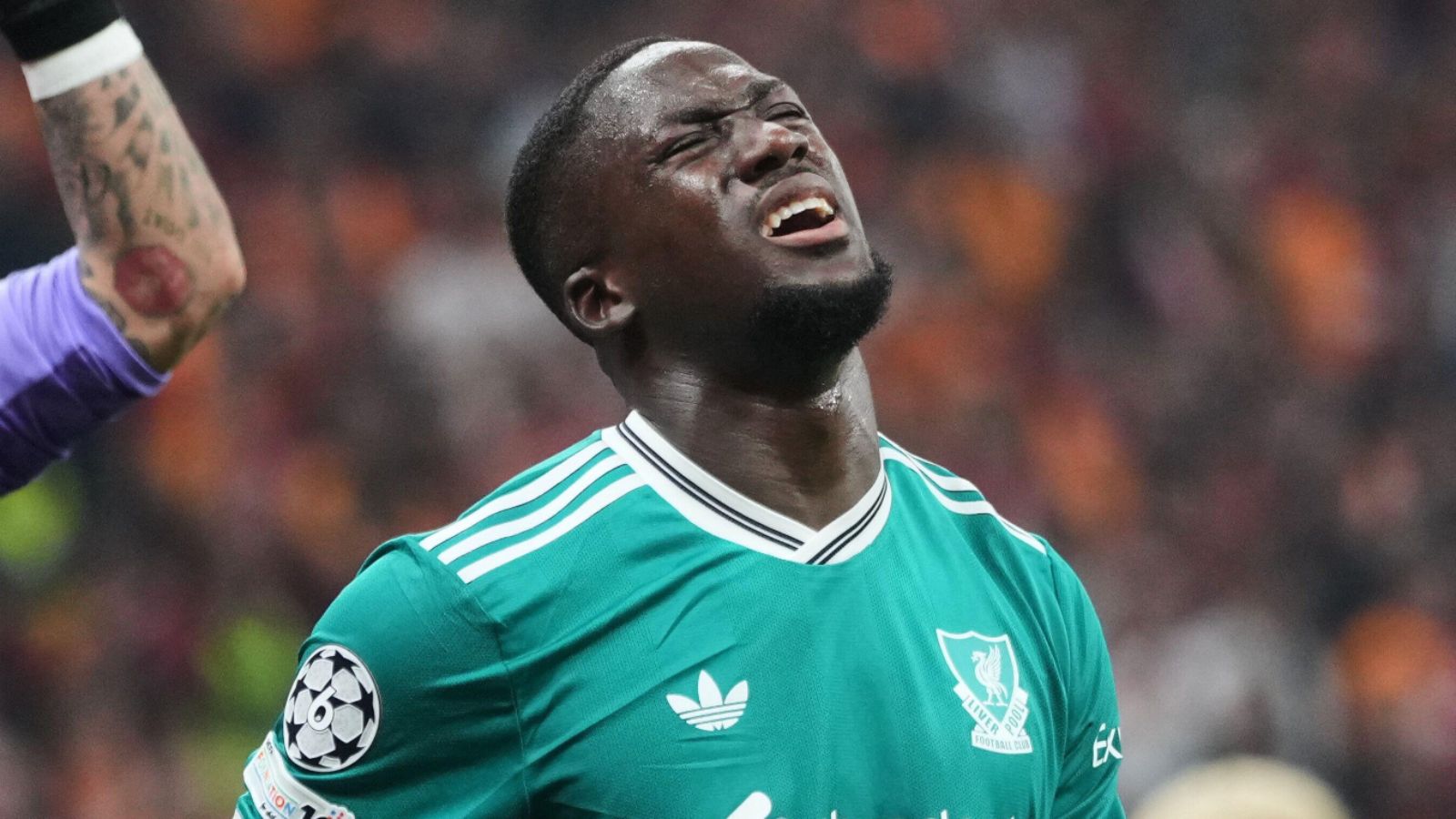 Slot baffled by Liverpool as scapegoat emerges in infuriating Alexander-Arnold repeat