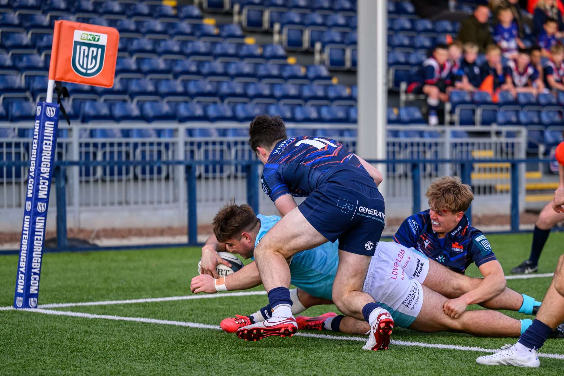 Seb Stephen scores for Glasgow Warriors. Image: Malcolm Mackenzie