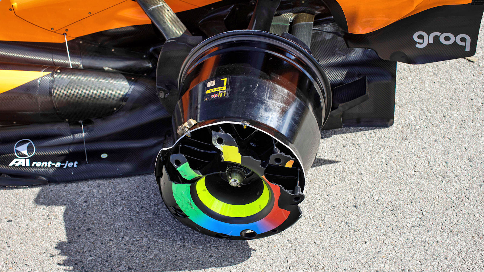 McLaren MCL39 damage
