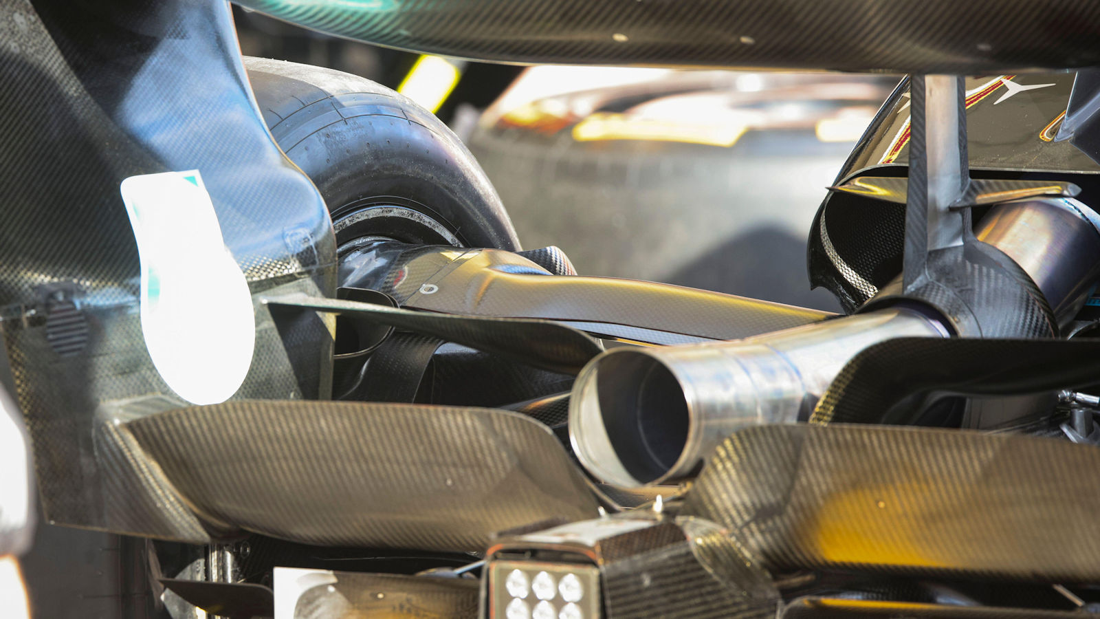 Mercedes W16 rear end