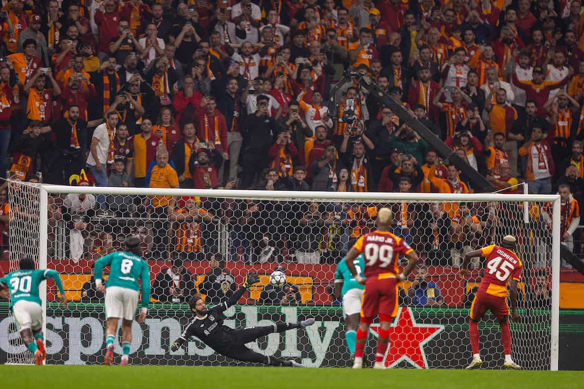 ISTANBUL, TURKEY - Tuesday, September 30, 2025: Galatasaray's Victor Osimhen scores his side's first goal through a penalty kick as goalkeeper Alisson Becker dives the wrong way during the UEFA Champions League match between Galatasaray and Liverpool FC at the Ali Sami Yen Stadium. (Photo by David Rawcliffe/Propaganda)