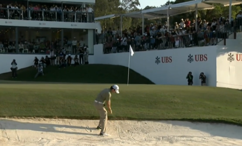 Rory McIlroy chips in from a bunker to win the 2011 Hong Kong Open