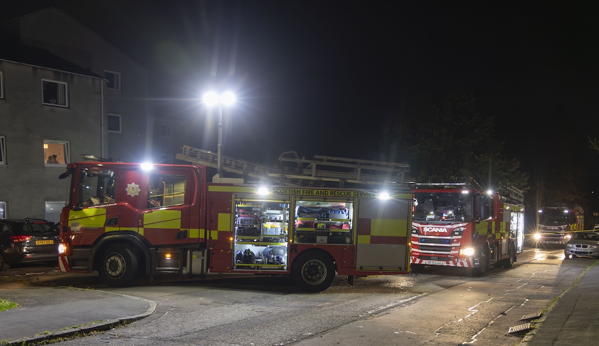 Fire breaks out at block of flats in Parkgrove