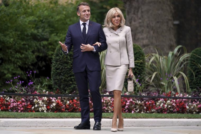 LONDON, ENGLAND - JULY 9: French President Emmanuel Macron and his wife Brigitte Macron arrive at Downing Street on July 9, 2025 in London, England. President Emmanuel Macron and Mrs Brigitte Macron visit the UK in the first visit State Visit made by France in 17 years. They are staying at Windsor Castle, hosted by King Charles III and Queen Camilla. Today, the Macrons will have lunch with the UK Prime Minister at Downing Street, and a banquet will be held in their honour at The Guildhall. (Photo by Alberto Pezzali - Pool/Getty Images)