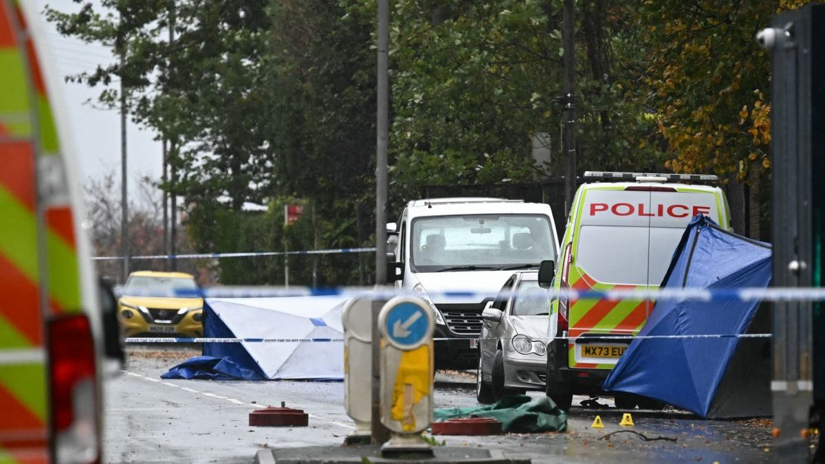Manchester attacker tried to barge through every door in synagogue