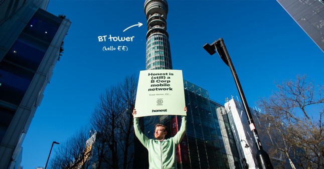 Schoolfriends who were 'told they'd be bankrupt by 30' bag ?165,000 Dragons' Den investment