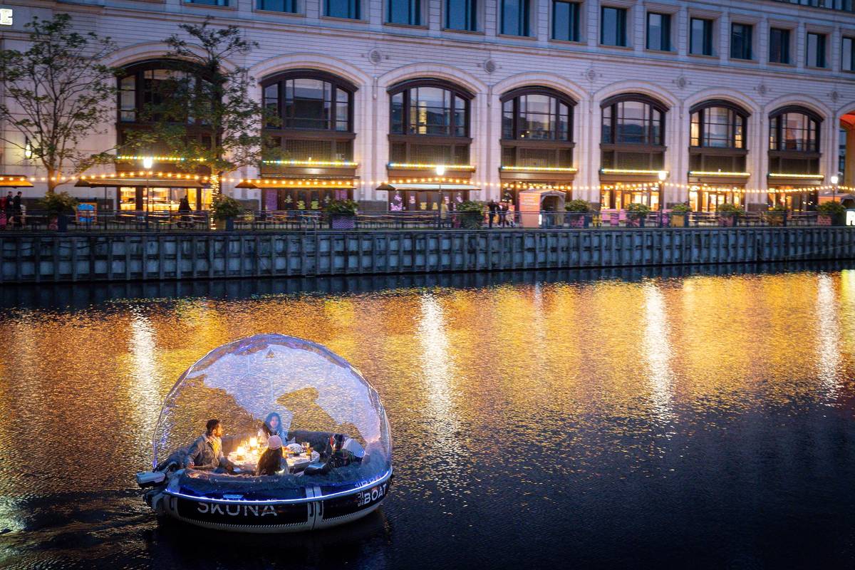 You Can Sail Through London Inside A Floating Igloo This Winter