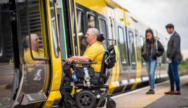 Sliding step technology on board the new trains