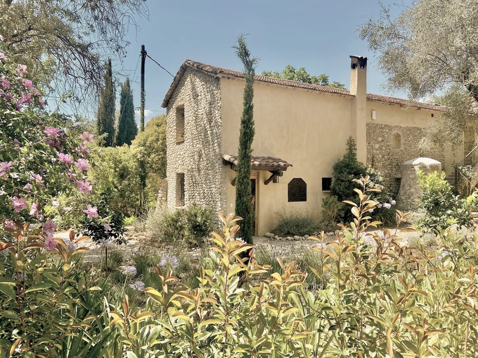 Toile Blanche hotel, South of France