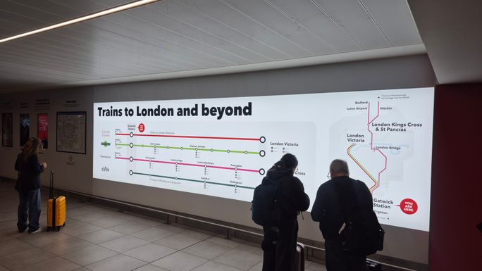 Train travel in England connects travellers to the heart of cities and towns while offering glimpses into the nation’s heritage.