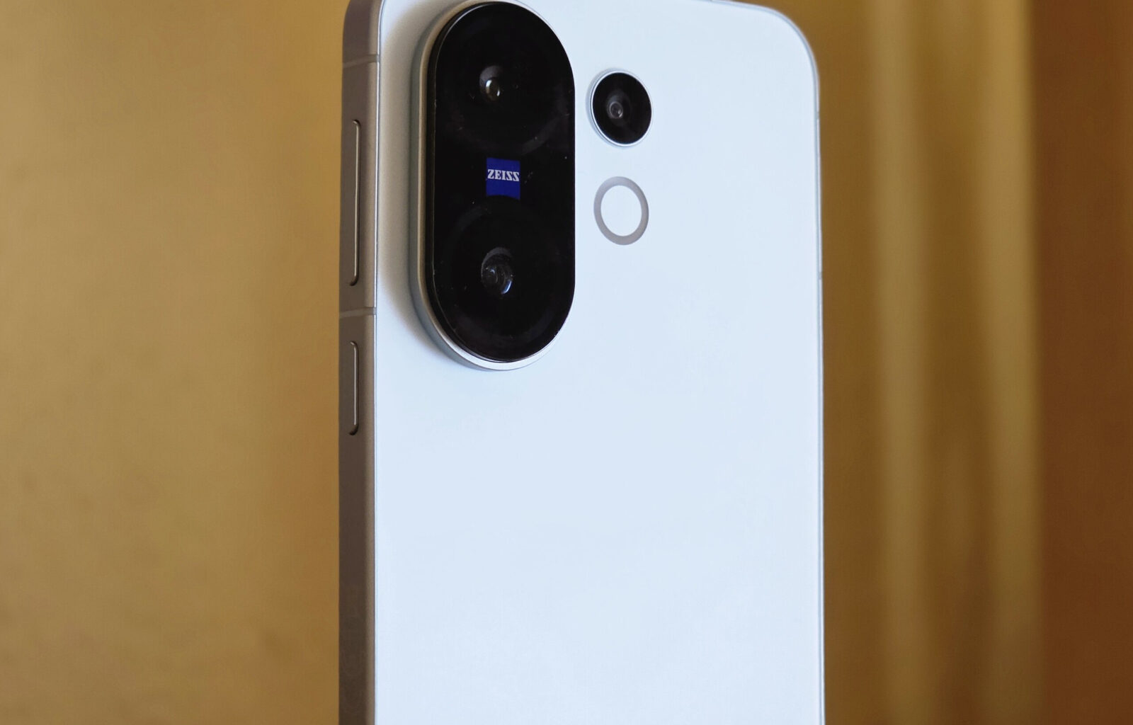 Leaker reveals Vivo's compact high-end smartphone in line for new Qualcomm Snapdragon 8 Gen 5 chipset