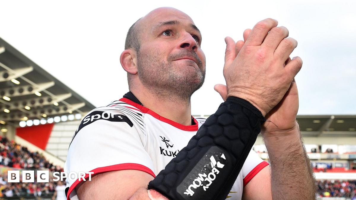 Rory Best applauds Ulster fans after his last game in Belfast