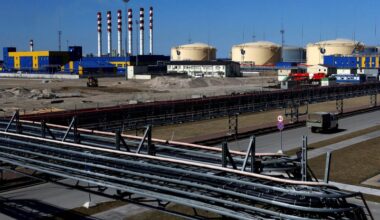 Russia’s oil exports from western ports to stay close to record high in October, sources say