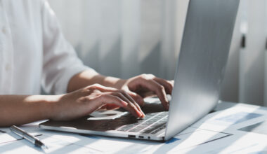 HR Magazine - Jobseekers to get free devices to boost employment