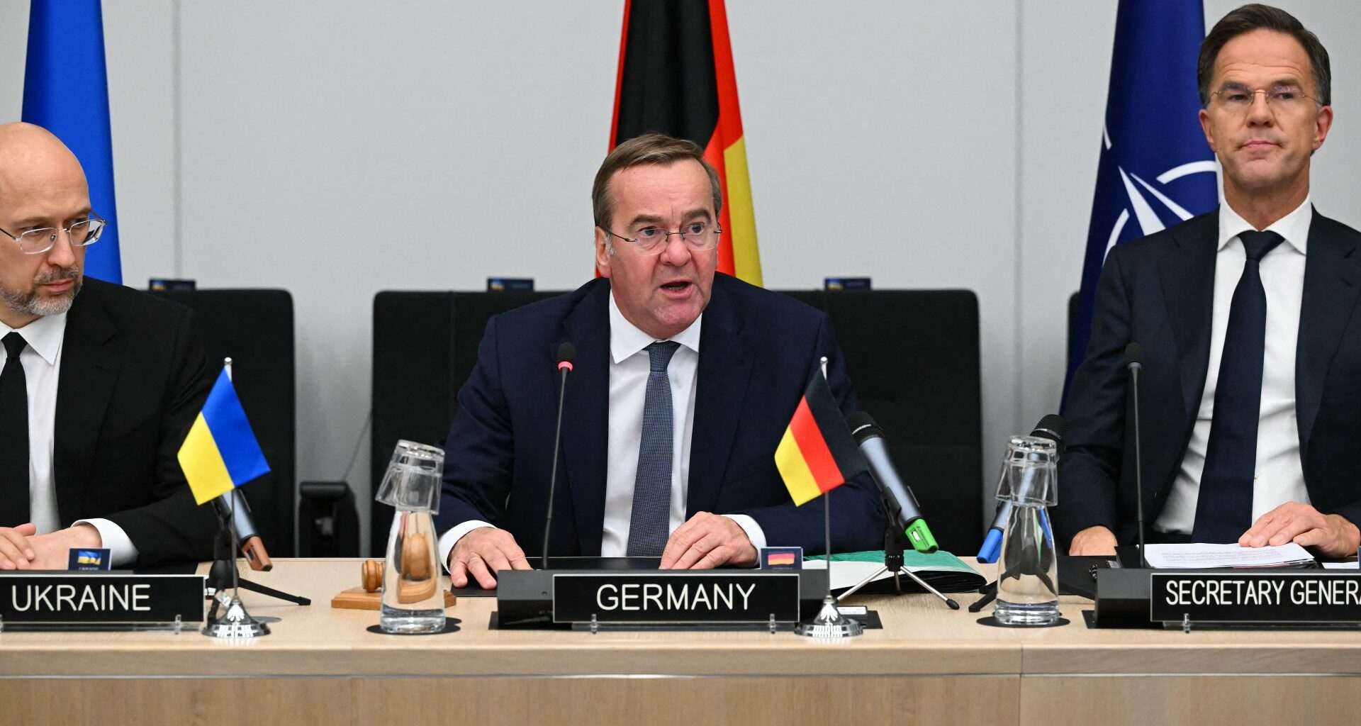 Germany pledges $2bn in military aid for Ukraine as Kyiv seeks more funds | Conflict News