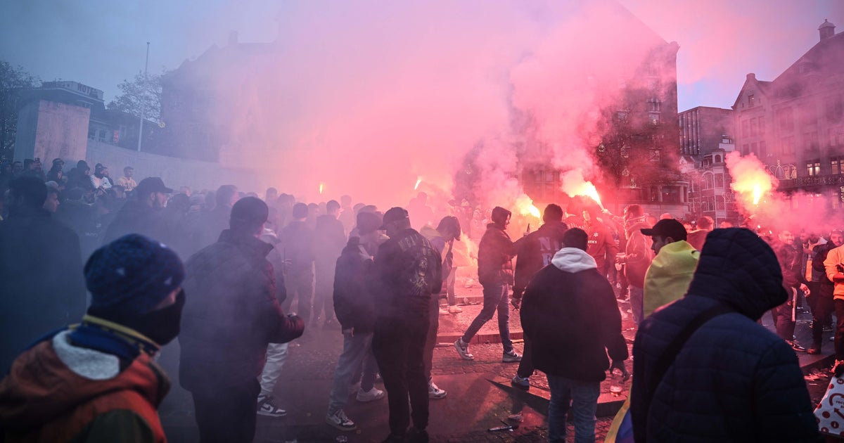 Pro-Israel Maccabi fans stage demonstration in Amsterdam, at least ten arrests