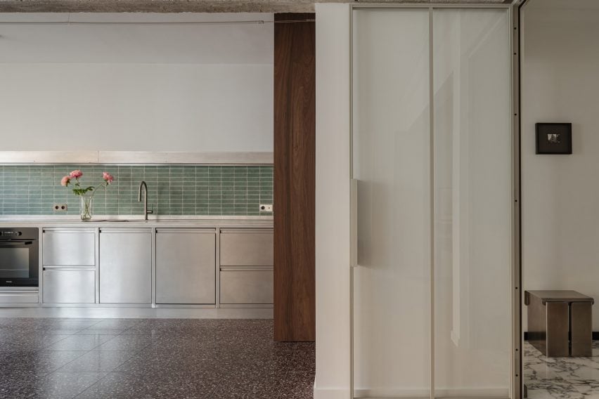 Apartment in Antwerp designed by Weinbenami