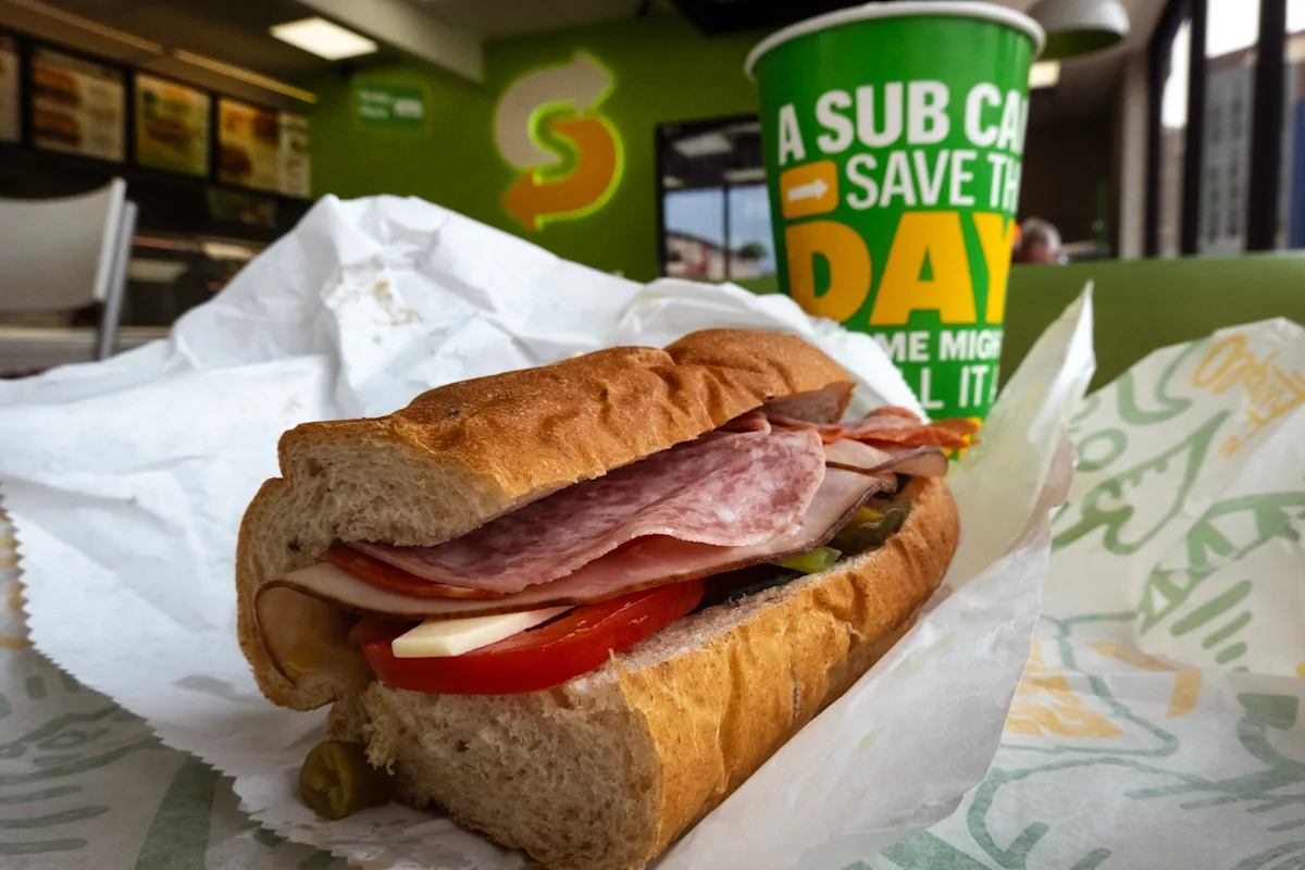 I'm a dietitian. 4 Subway menu items I'd never order (and 4 healthy ones I recommend)