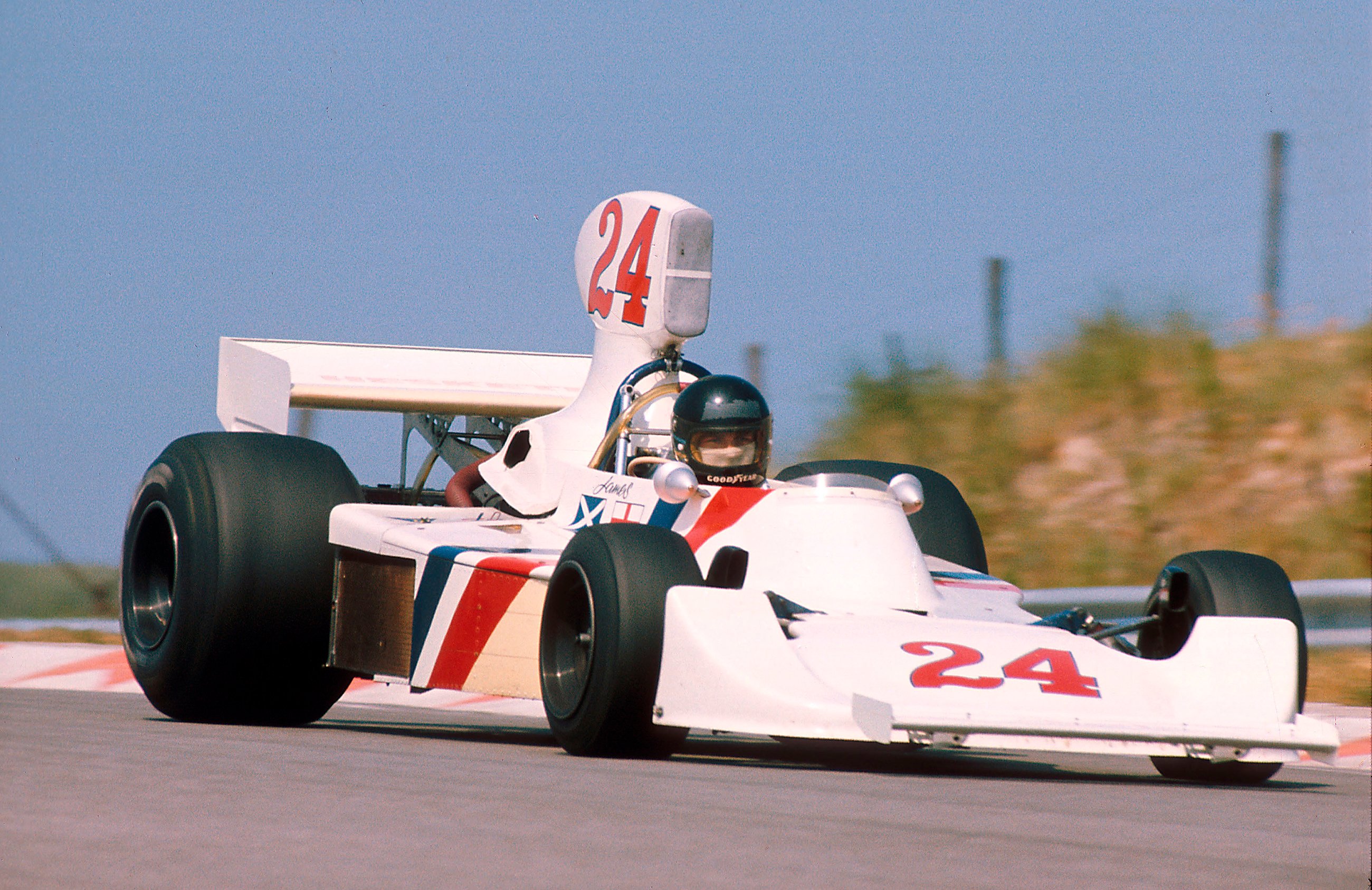 damien hunt 1975 dutch gp MAIN.jpg