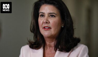 Federal politics live: Jane Hume backs calls to end Coalition 'apology tour'