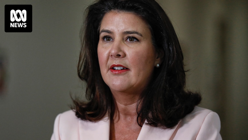 Federal politics live: Jane Hume backs calls to end Coalition 'apology tour'
