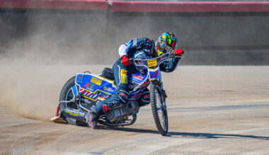 BELLE VUE 38 STEELERS 52