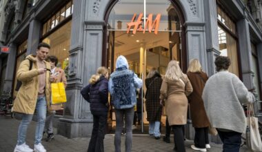 Dutch shoppers feel the pinch