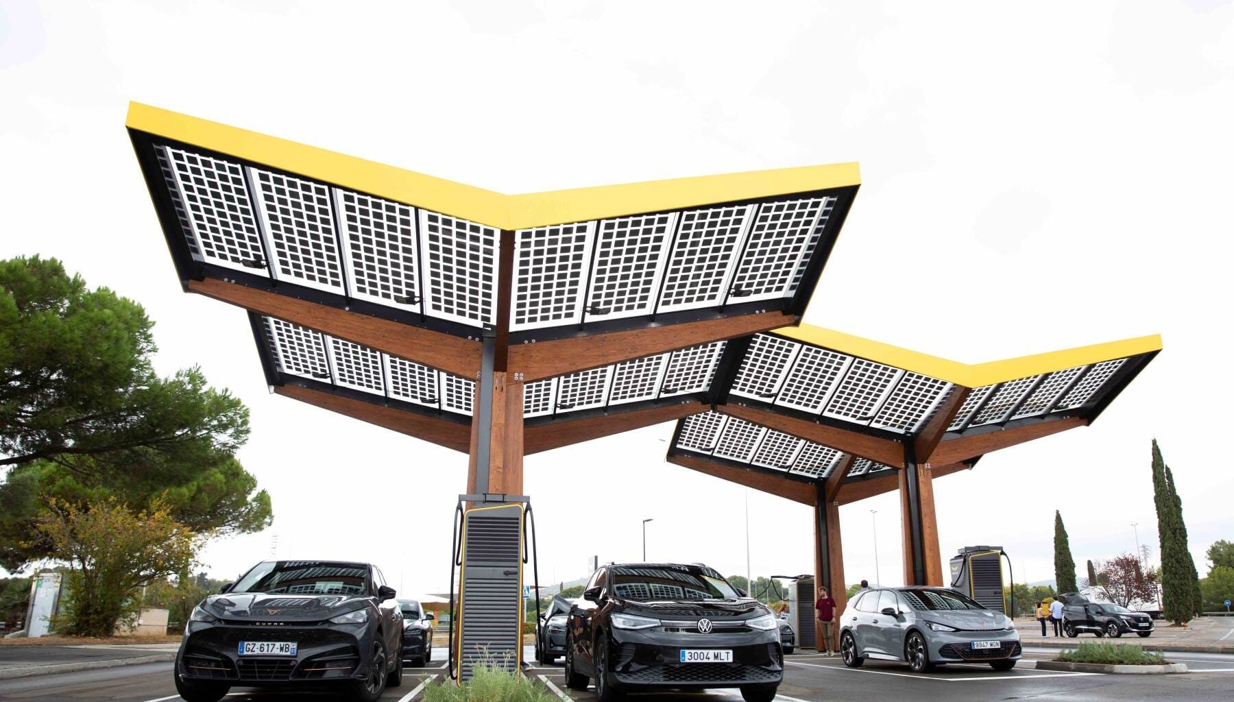 Fastned opens first two charging sites in Spain