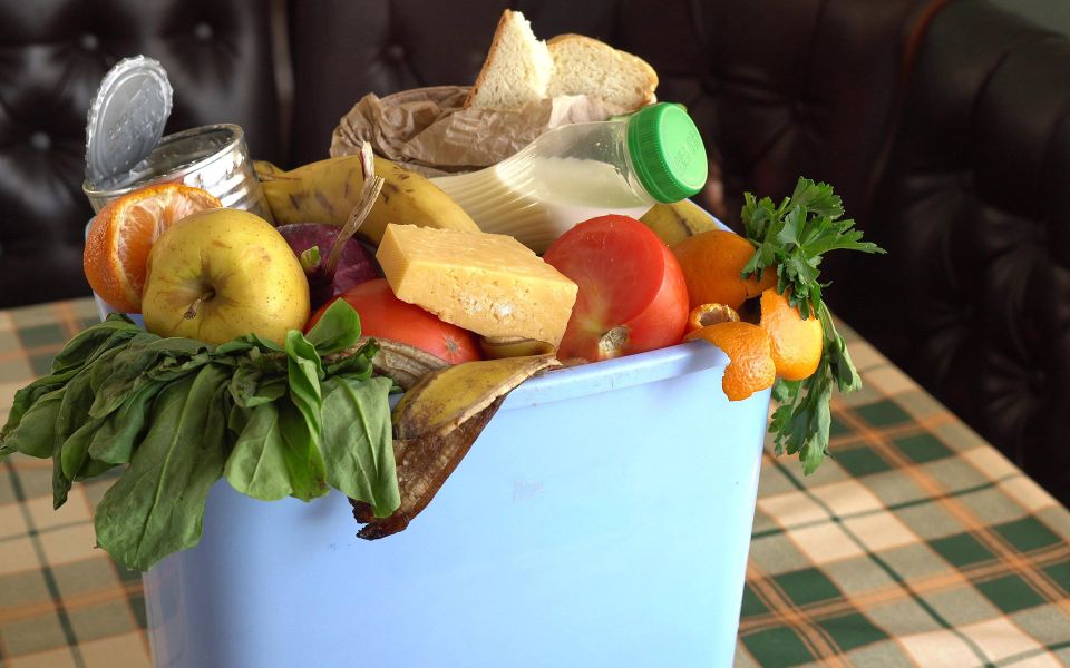 Greece among top food wasters in Europe, EU data shows
