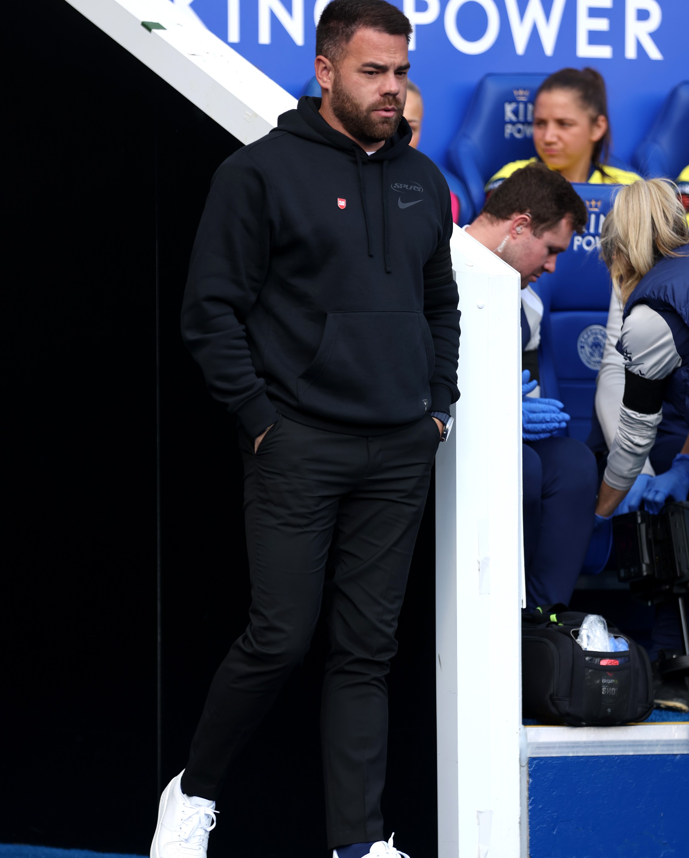 LEICESTER, ENGLAND – SEPTEMBER 28: Martin Ho, Manager of Tottenham Hotspur, looks on prior to the Barclays Women’s Super League match between Leicester City and Tottenham Hotspur at The King Power Stadium on September 28, 2025 in Leicester, England. (Photo by Jess Hornby – WSL/WSL Football via Getty Images)