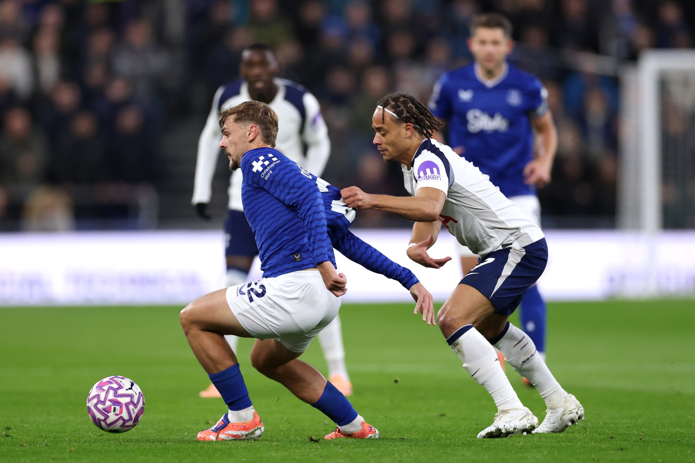Kiernan Dewsbury-Hall of Everton is challenged by Xavi Simons. (Photo by Stu Forster/Getty Images)