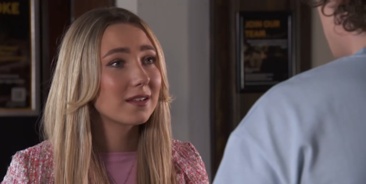 Hollyoaks airs sudden Tom and Peri twist