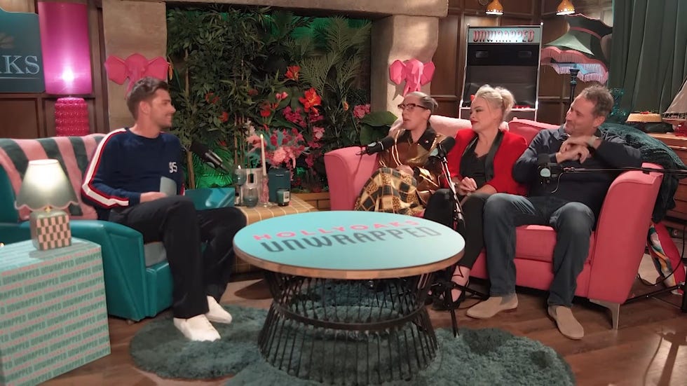 hollyoaks unwrapped episode 1, kieron richardson in a chair talking to natalie casey, tamara wall, nick pickard on a sofa