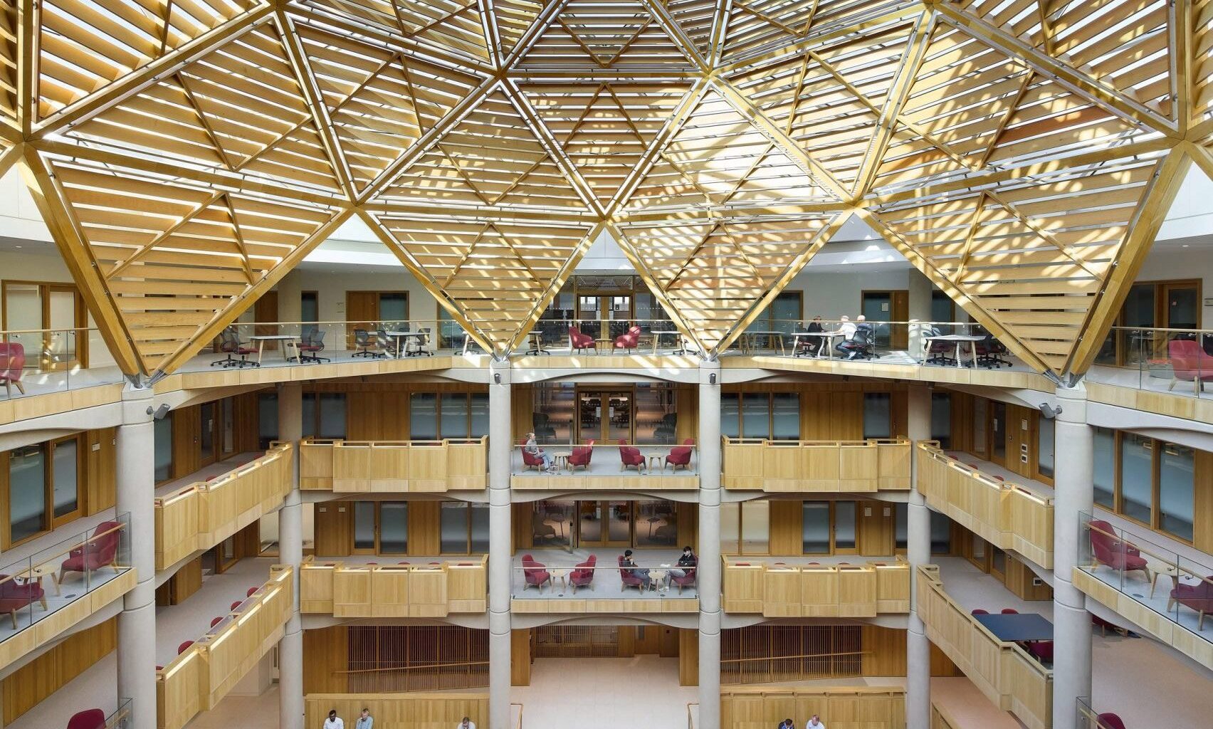 Hopkins Architects arranges Schwarzman Centre around atrium
