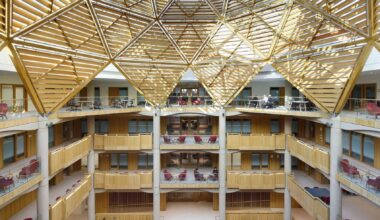Hopkins Architects arranges Schwarzman Centre around atrium